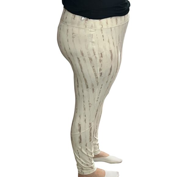 Wonderly Studio (2X) Cream Patterned Yummy Pull-On Relaxed Fit Leggings Pants - Picture 7 of 11